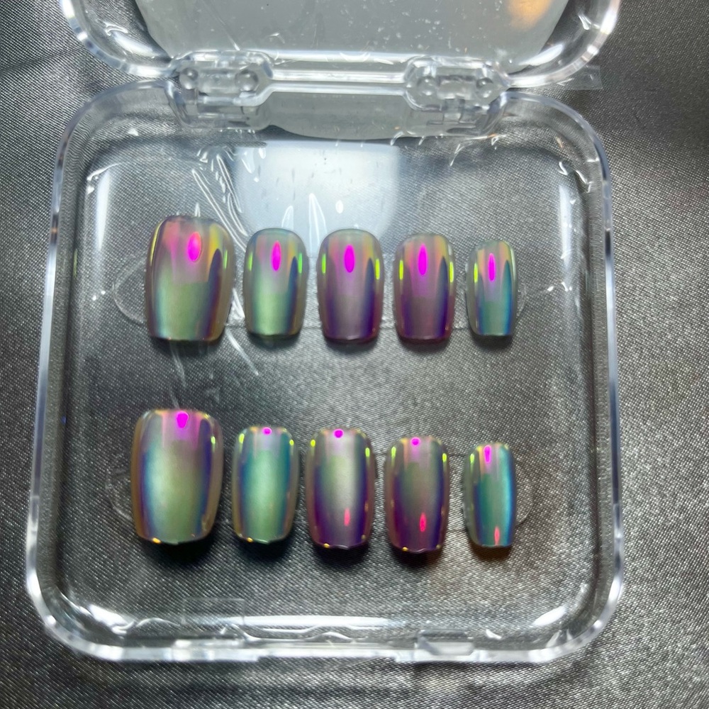 Holographic Press On Nail 10 pc Set reusable iridescent, short length NWT